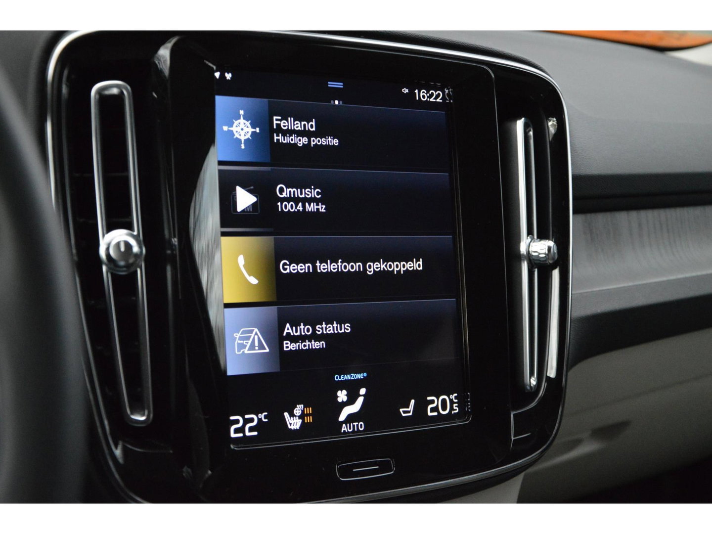 Volvo XC40 T5 Recharge Inscription | Pilot-assist | Camera | Stoelverwarming | Stuurverwarming | Volvo On Call |
