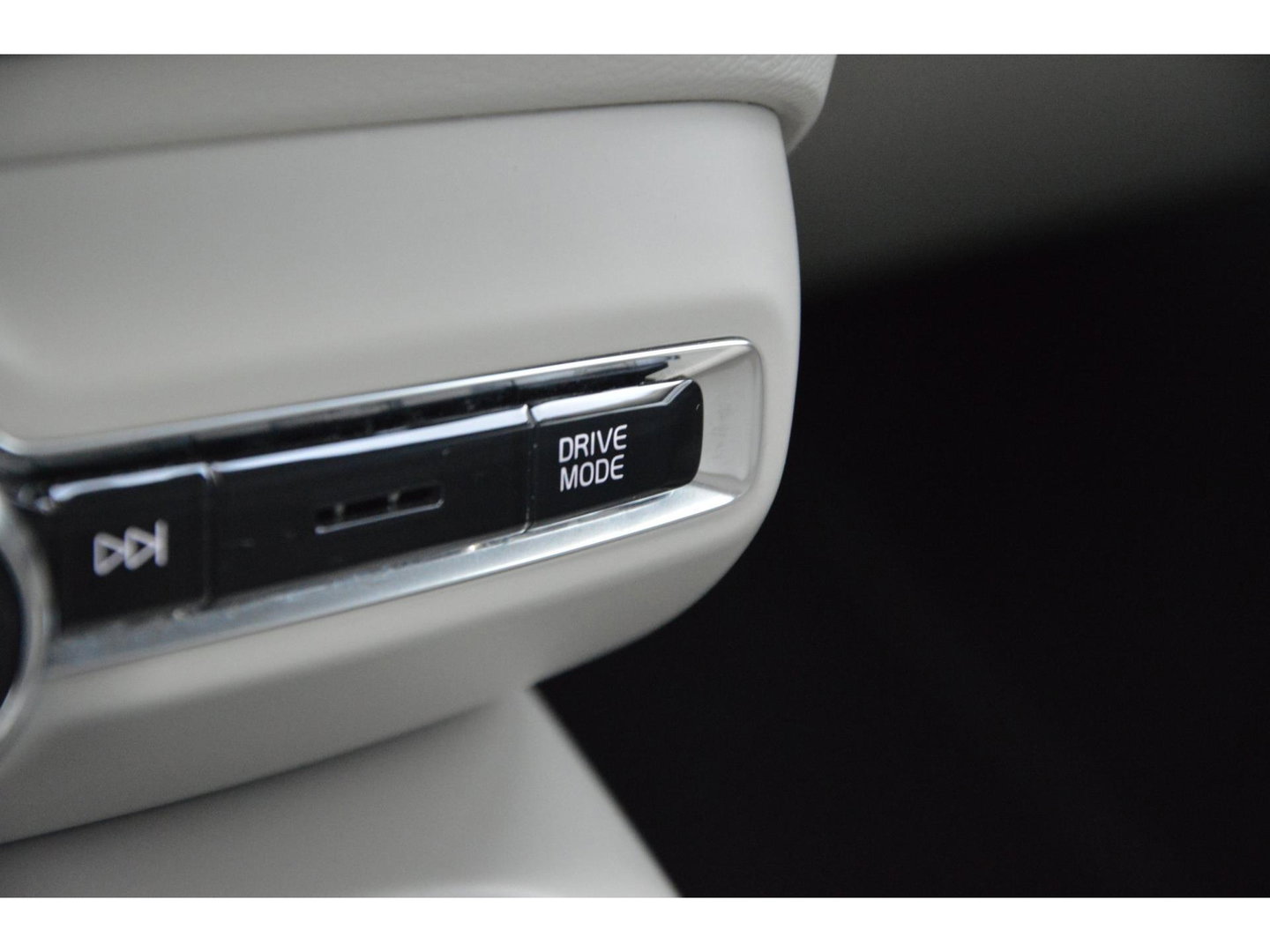 Volvo XC40 T5 Recharge Inscription | Pilot-assist | Camera | Stoelverwarming | Stuurverwarming | Volvo On Call |