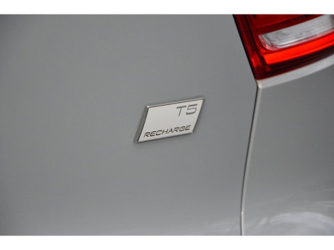 Volvo XC40 T5 Recharge Inscription | Pilot-assist | Camera | Stoelverwarming | Stuurverwarming | Volvo On Call |