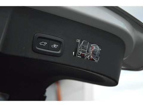 Volvo XC40 T5 Recharge Inscription | Pilot-assist | Camera | Stoelverwarming | Stuurverwarming | Volvo On Call |