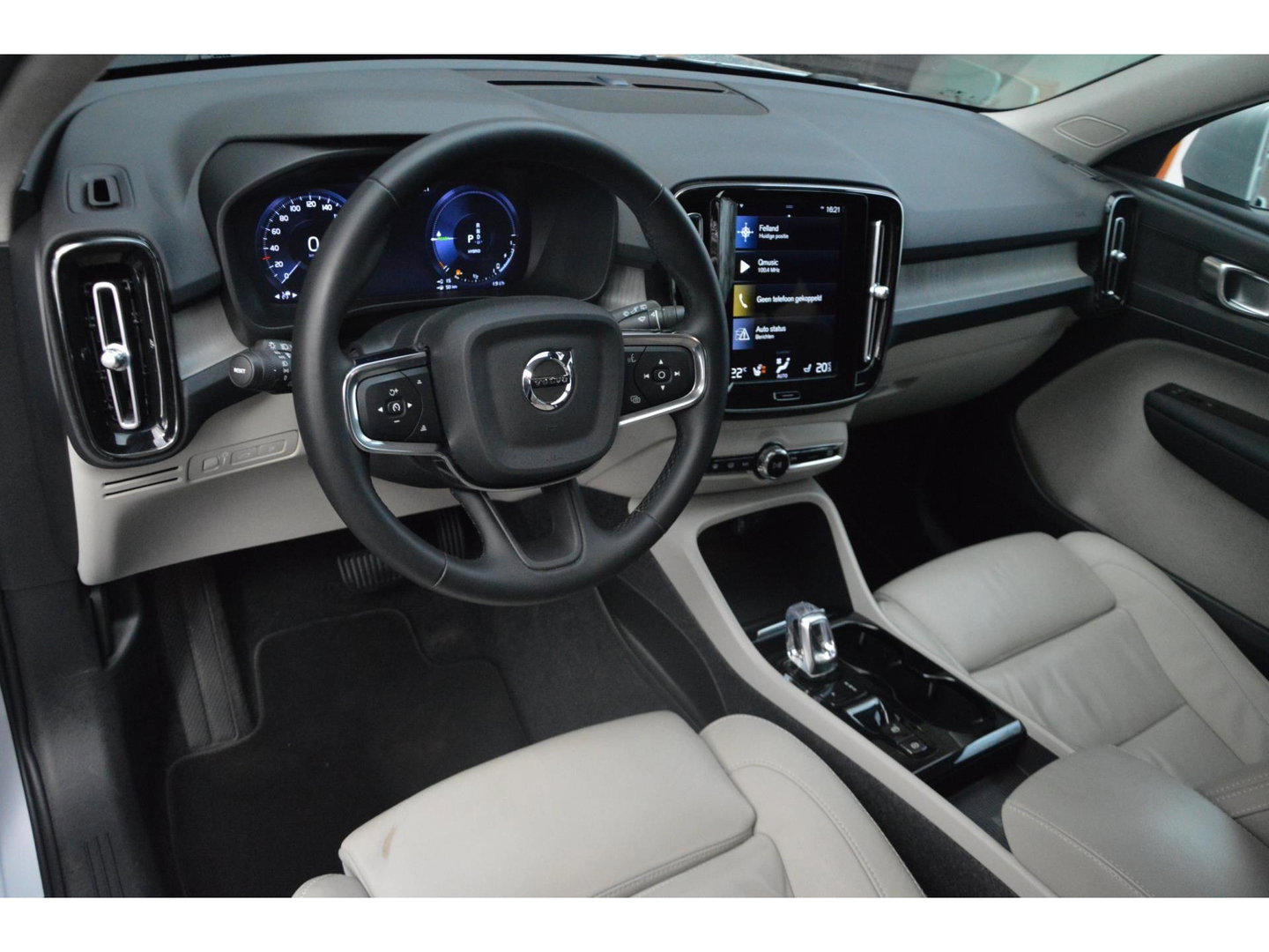 Volvo XC40 T5 Recharge Inscription | Pilot-assist | Camera | Stoelverwarming | Stuurverwarming | Volvo On Call |