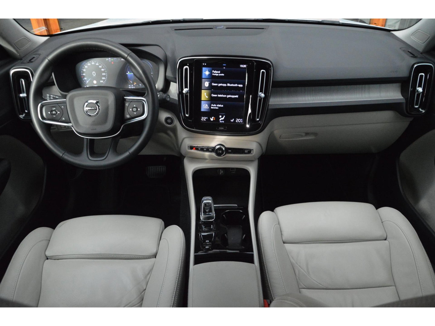 Volvo XC40 T5 Recharge Inscription | Pilot-assist | Camera | Stoelverwarming | Stuurverwarming | Volvo On Call |