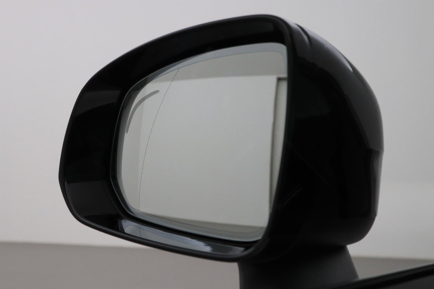 Volvo XC90 T8 Ultra Dark | Bowers&Wilkins | Stoelventilatie | Trekhaak | Panoramadak | 360° Camera | Massage | Head-Up | ACC