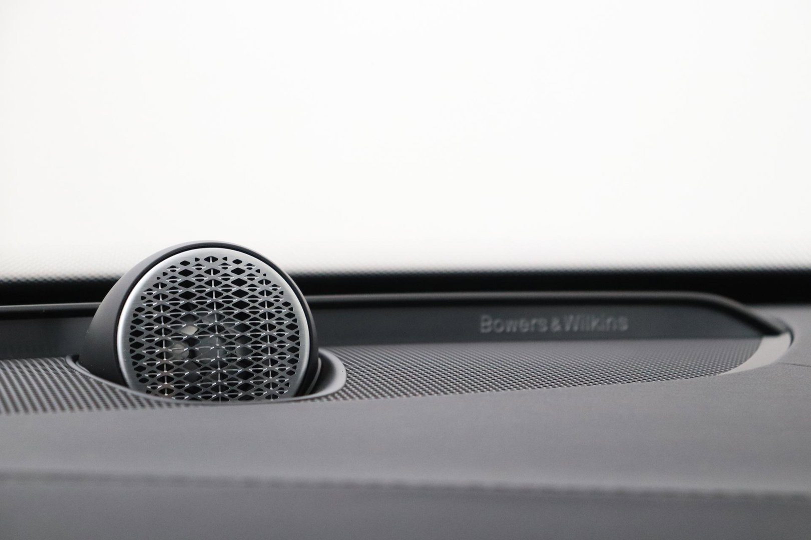 Volvo XC90 T8 Ultra Dark | Bowers&Wilkins | Stoelventilatie | Trekhaak | Panoramadak | 360° Camera | Massage | Head-Up | ACC