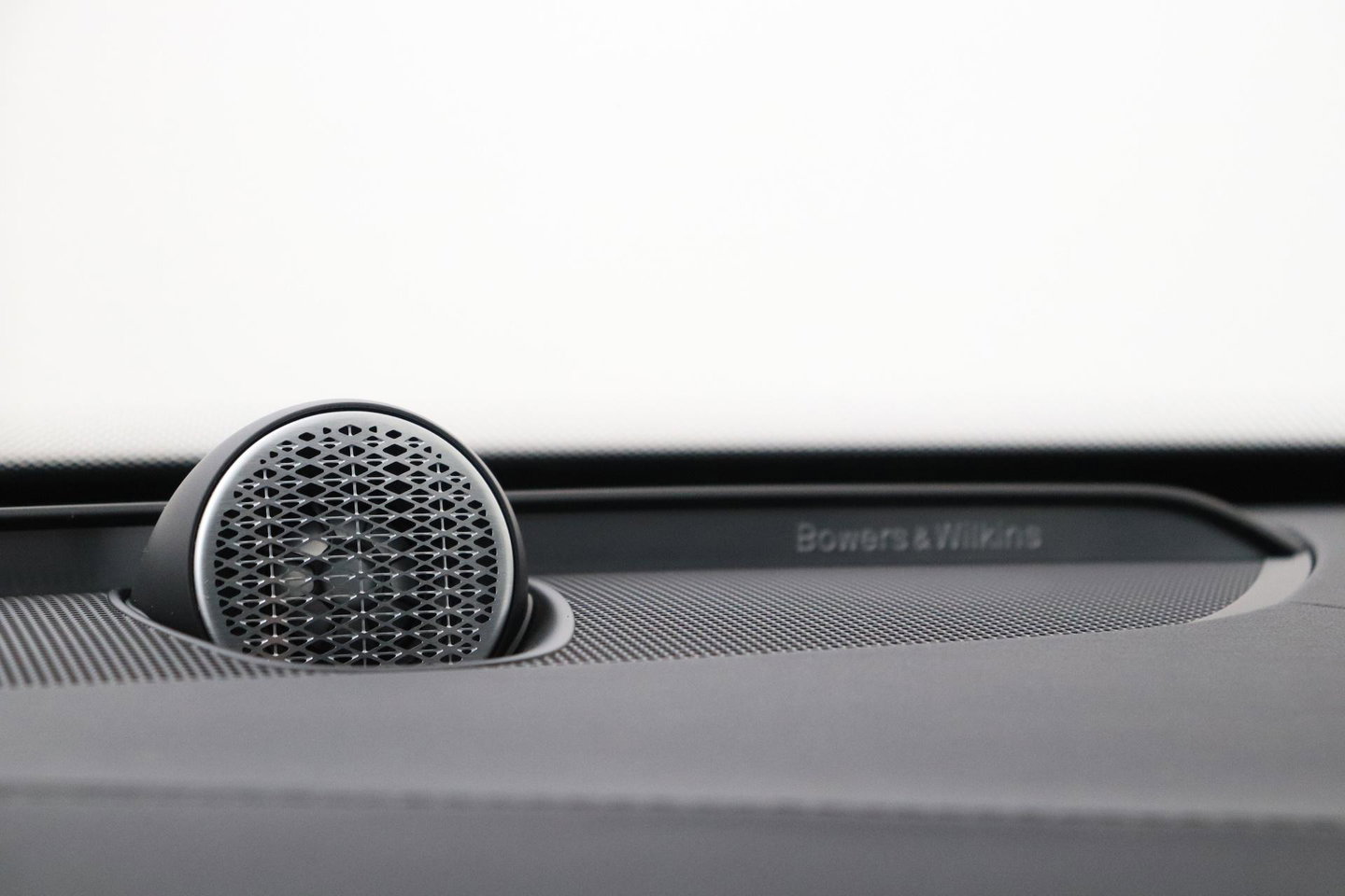 Volvo XC90 T8 Ultra Dark | Bowers&Wilkins | Stoelventilatie | Trekhaak | Panoramadak | 360° Camera | Massage | Head-Up | ACC
