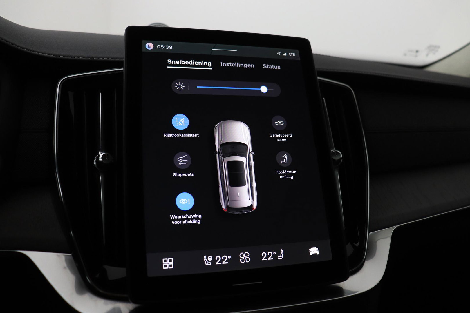 Volvo XC90 T8 Ultra Dark | Bowers&Wilkins | Stoelventilatie | Trekhaak | Panoramadak | 360° Camera | Massage | Head-Up | ACC