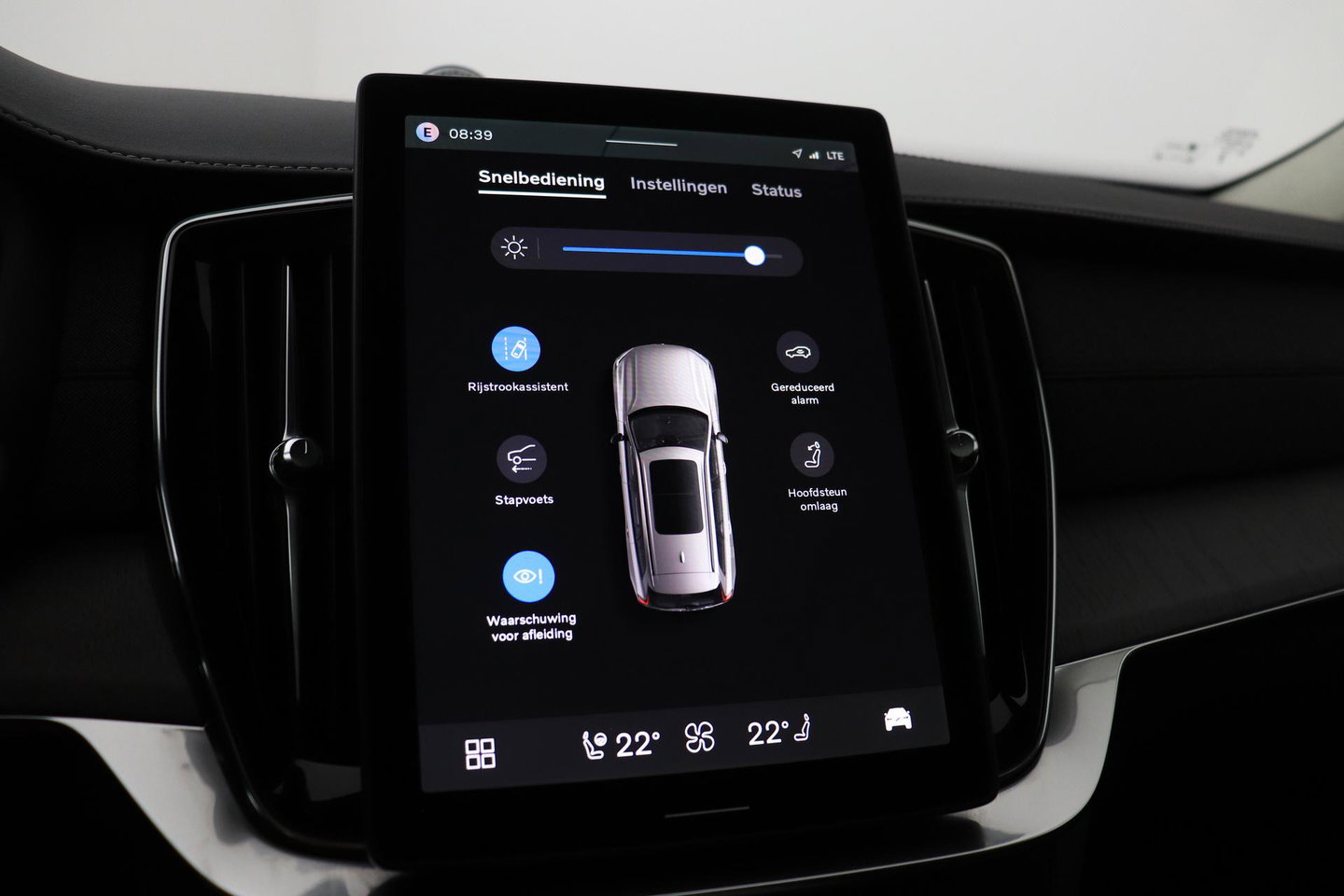 Volvo XC90 T8 Ultra Dark | Bowers&Wilkins | Stoelventilatie | Trekhaak | Panoramadak | 360° Camera | Massage | Head-Up | ACC