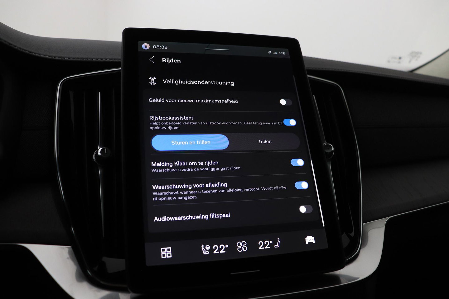 Volvo XC90 T8 Ultra Dark | Bowers&Wilkins | Stoelventilatie | Trekhaak | Panoramadak | 360° Camera | Massage | Head-Up | ACC