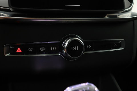 Volvo XC90 T8 Ultra Dark | Bowers&Wilkins | Stoelventilatie | Trekhaak | Panoramadak | 360° Camera | Massage | Head-Up | ACC