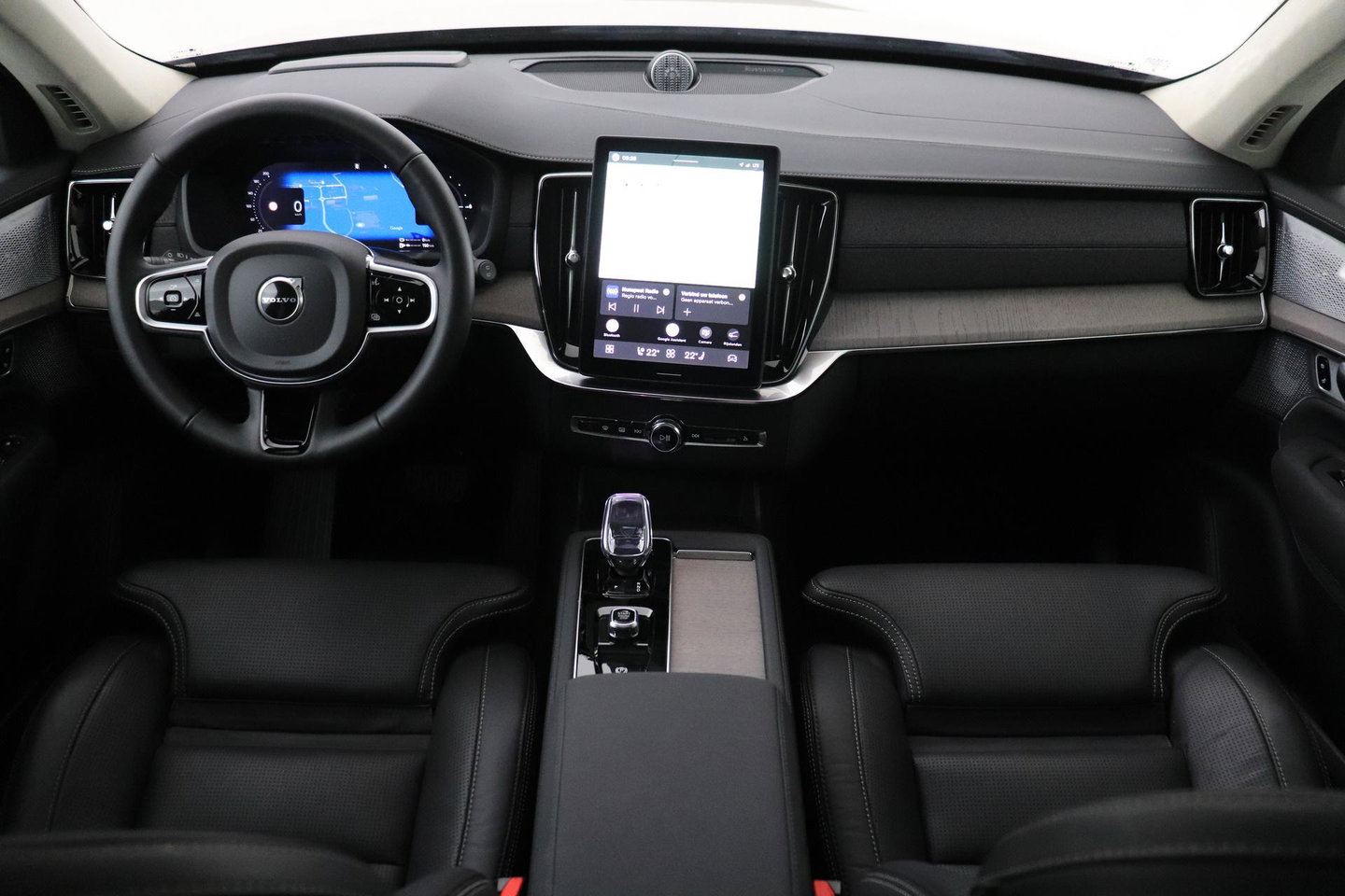 Volvo XC90 T8 Ultra Dark | Bowers&Wilkins | Stoelventilatie | Trekhaak | Panoramadak | 360° Camera | Massage | Head-Up | ACC