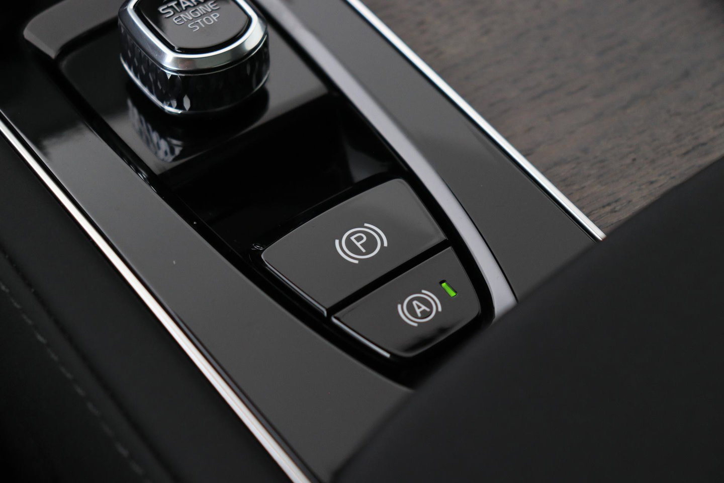 Volvo XC90 T8 Ultra Dark | Bowers&Wilkins | Stoelventilatie | Trekhaak | Panoramadak | 360° Camera | Massage | Head-Up | ACC
