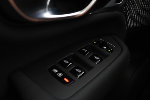 Volvo XC90 T8 Ultra Dark | Bowers&Wilkins | Stoelventilatie | Trekhaak | Panoramadak | 360° Camera | Massage | Head-Up | ACC