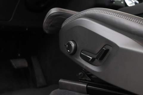 Volvo XC90 T8 Ultra Dark | Bowers&Wilkins | Stoelventilatie | Trekhaak | Panoramadak | 360° Camera | Massage | Head-Up | ACC