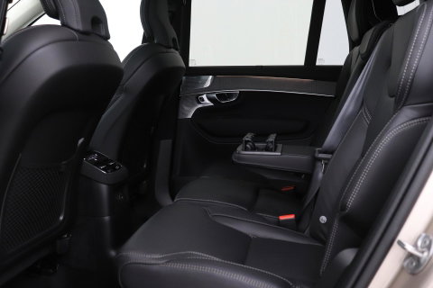 Volvo XC90 T8 Ultra Dark | Bowers&Wilkins | Stoelventilatie | Trekhaak | Panoramadak | 360° Camera | Massage | Head-Up | ACC