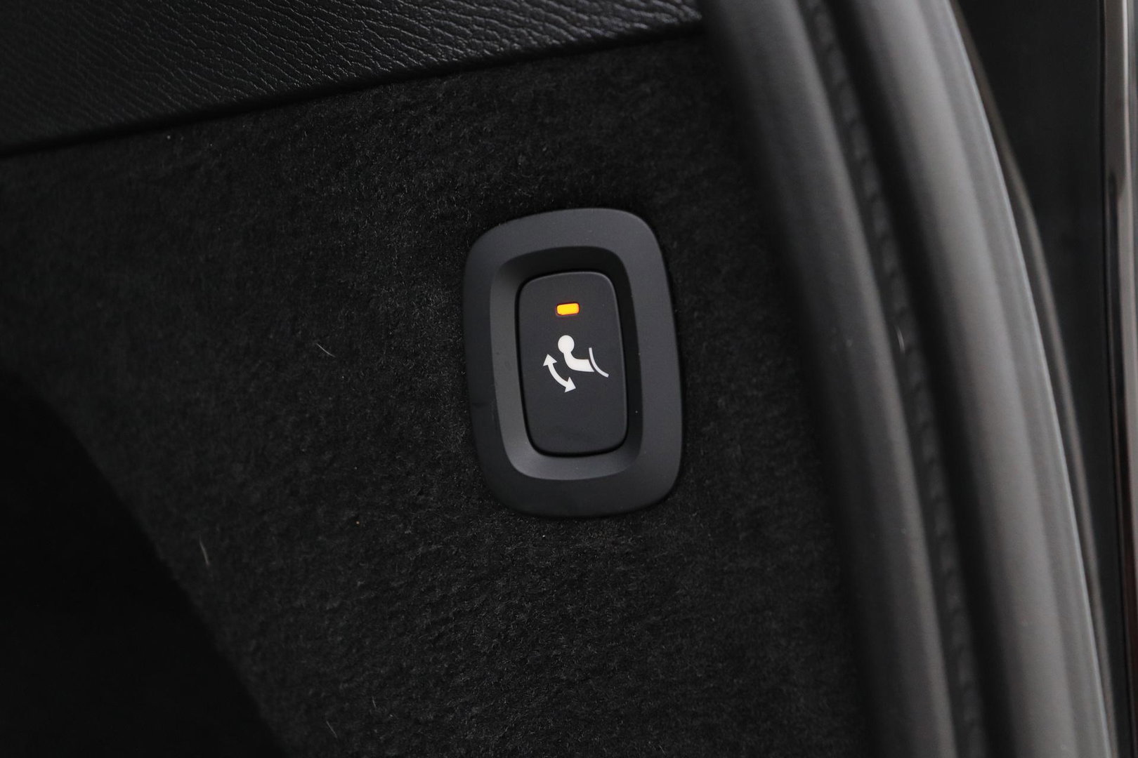 Volvo XC90 T8 Ultra Dark | Bowers&Wilkins | Stoelventilatie | Trekhaak | Panoramadak | 360° Camera | Massage | Head-Up | ACC