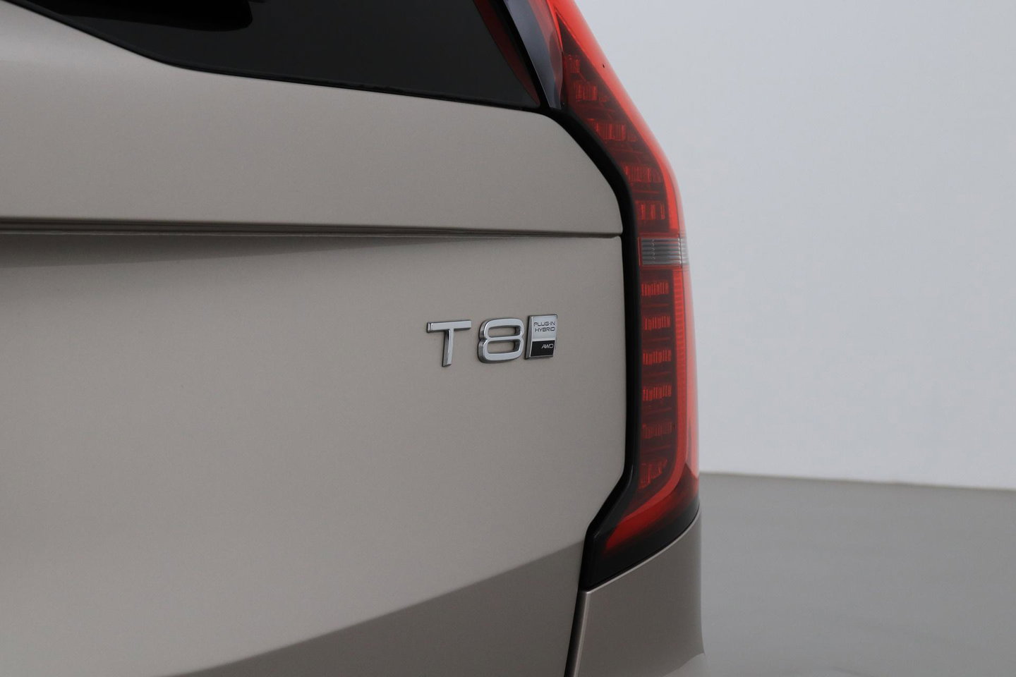 Volvo XC90 T8 Ultra Dark | Bowers&Wilkins | Stoelventilatie | Trekhaak | Panoramadak | 360° Camera | Massage | Head-Up | ACC