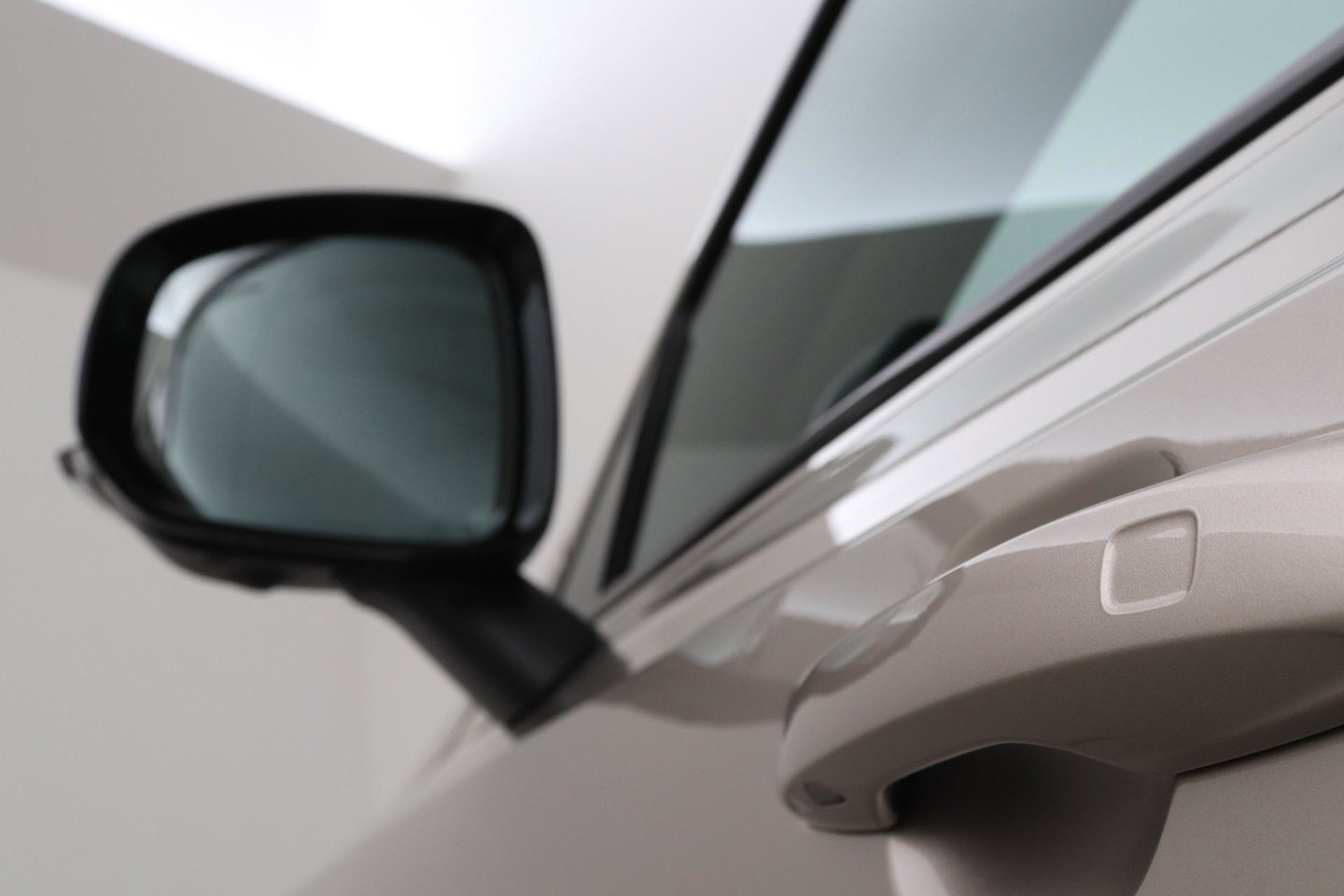 Volvo XC90 T8 Ultra Dark | Bowers&Wilkins | Stoelventilatie | Trekhaak | Panoramadak | 360° Camera | Massage | Head-Up | ACC