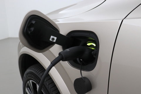 Volvo XC90 T8 Ultra Dark | Bowers&Wilkins | Stoelventilatie | Trekhaak | Panoramadak | 360° Camera | Massage | Head-Up | ACC