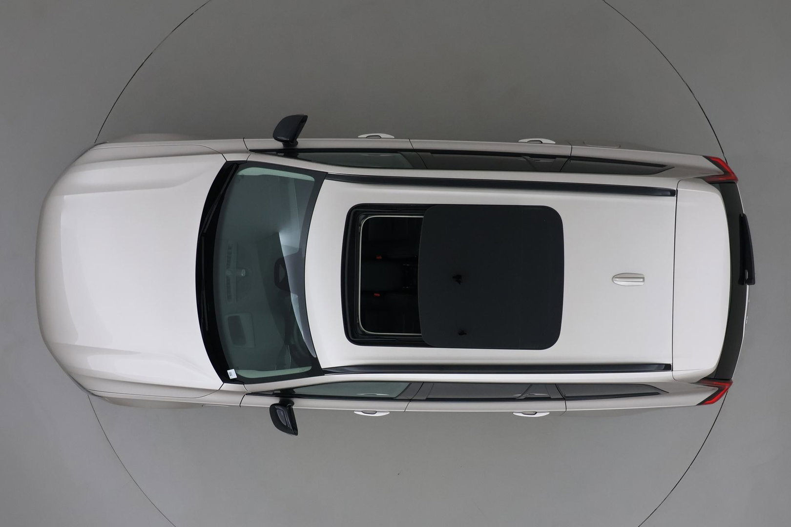 Volvo XC90 T8 Ultra Dark | Bowers&Wilkins | Stoelventilatie | Trekhaak | Panoramadak | 360° Camera | Massage | Head-Up | ACC