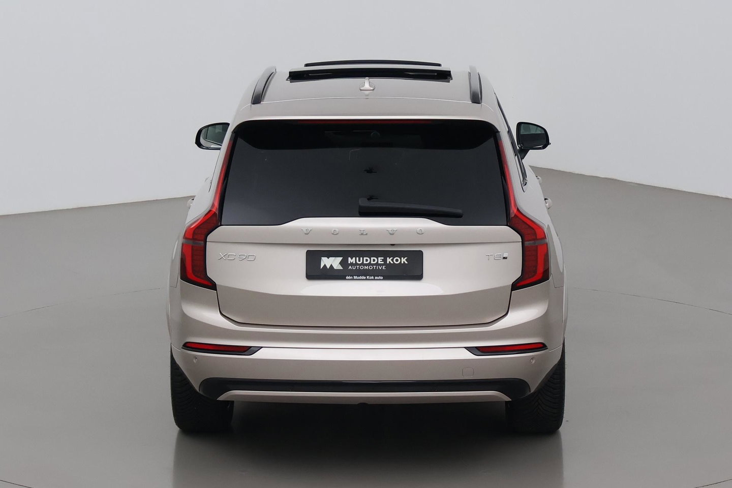 Volvo XC90 T8 Ultra Dark | Bowers&Wilkins | Stoelventilatie | Trekhaak | Panoramadak | 360° Camera | Massage | Head-Up | ACC