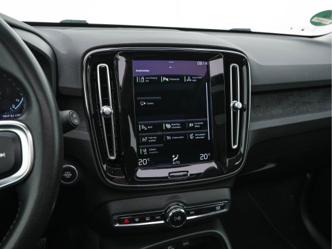 Volvo XC40 1.5 T4 Recharge R-Design Expression {SoH-83%} (Plug-in) (INCL-BTW)  Aut. *PANO | DIGI-COCKPIT | HARMAN/KARDON | BLINDSPOT | KEYLESS | DAB | SPORTSEATS | FULL-LED | NAVI-FULLMAP | CAMERA | ECC | TOWBAR | 18'' ALU*