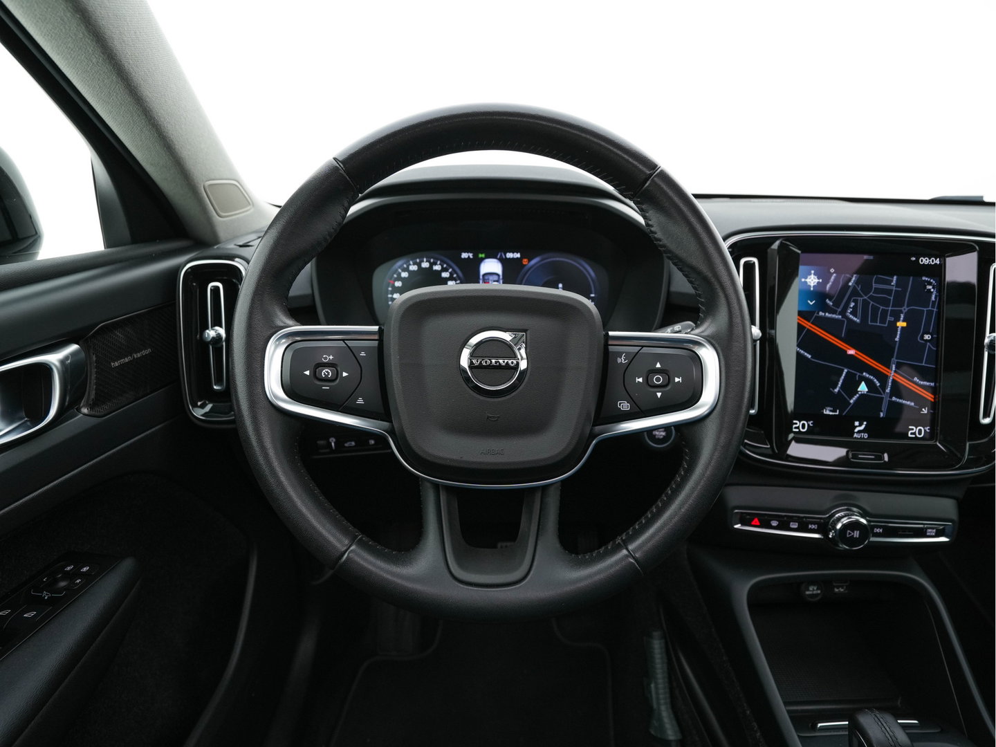Volvo XC40 1.5 T4 Recharge R-Design Expression {SoH-83%} (Plug-in) (INCL-BTW)  Aut. *PANO | DIGI-COCKPIT | HARMAN/KARDON | BLINDSPOT | KEYLESS | DAB | SPORTSEATS | FULL-LED | NAVI-FULLMAP | CAMERA | ECC | TOWBAR | 18'' ALU*
