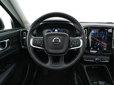 Volvo XC40 1.5 T4 Recharge R-Design Expression {SoH-83%} (Plug-in) (INCL-BTW)  Aut. *PANO | DIGI-COCKPIT | HARMAN/KARDON | BLINDSPOT | KEYLESS | DAB | SPORTSEATS | FULL-LED | NAVI-FULLMAP | CAMERA | ECC | TOWBAR | 18'' ALU*
