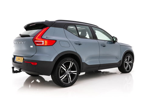 Volvo XC40 1.5 T4 Recharge R-Design Expression {SoH-83%} (Plug-in) (INCL-BTW)  Aut. *PANO | DIGI-COCKPIT | HARMAN/KARDON | BLINDSPOT | KEYLESS | DAB | SPORTSEATS | FULL-LED | NAVI-FULLMAP | CAMERA | ECC | TOWBAR | 18'' ALU*