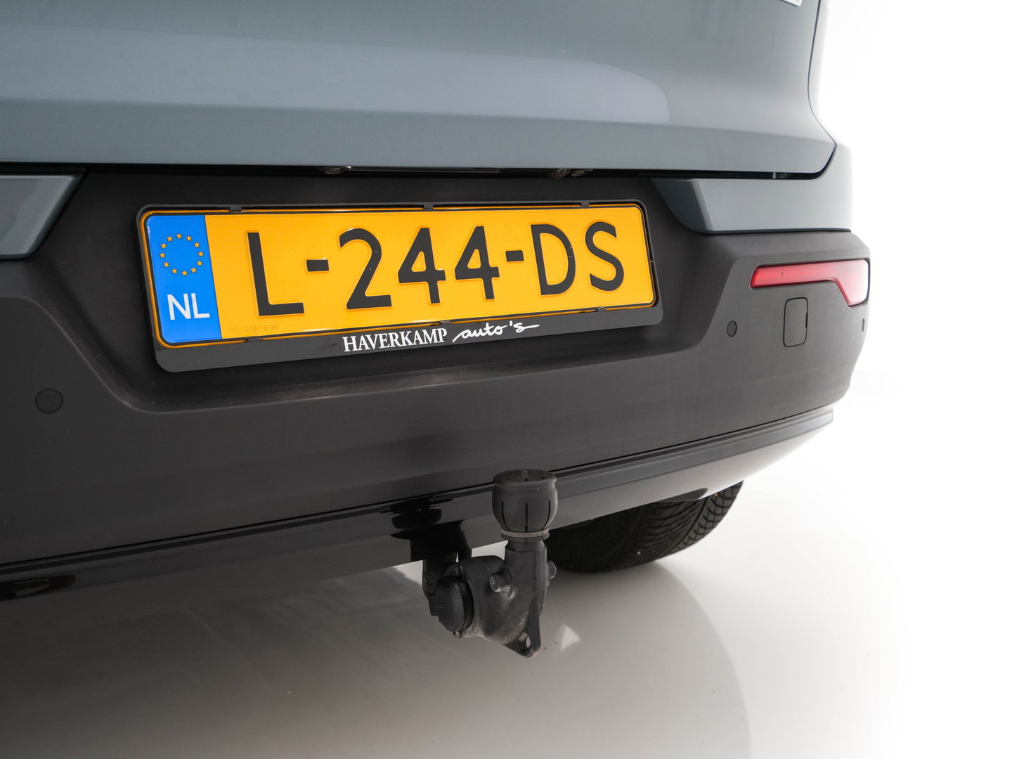 Volvo XC40 1.5 T4 Recharge R-Design Expression {SoH-83%} (Plug-in) (INCL-BTW)  Aut. *PANO | DIGI-COCKPIT | HARMAN/KARDON | BLINDSPOT | KEYLESS | DAB | SPORTSEATS | FULL-LED | NAVI-FULLMAP | CAMERA | ECC | TOWBAR | 18'' ALU*