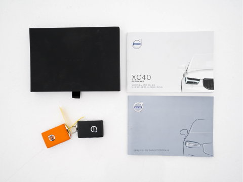 Volvo XC40 1.5 T4 Recharge R-Design Expression {SoH-83%} (Plug-in) (INCL-BTW)  Aut. *PANO | DIGI-COCKPIT | HARMAN/KARDON | BLINDSPOT | KEYLESS | DAB | SPORTSEATS | FULL-LED | NAVI-FULLMAP | CAMERA | ECC | TOWBAR | 18'' ALU*