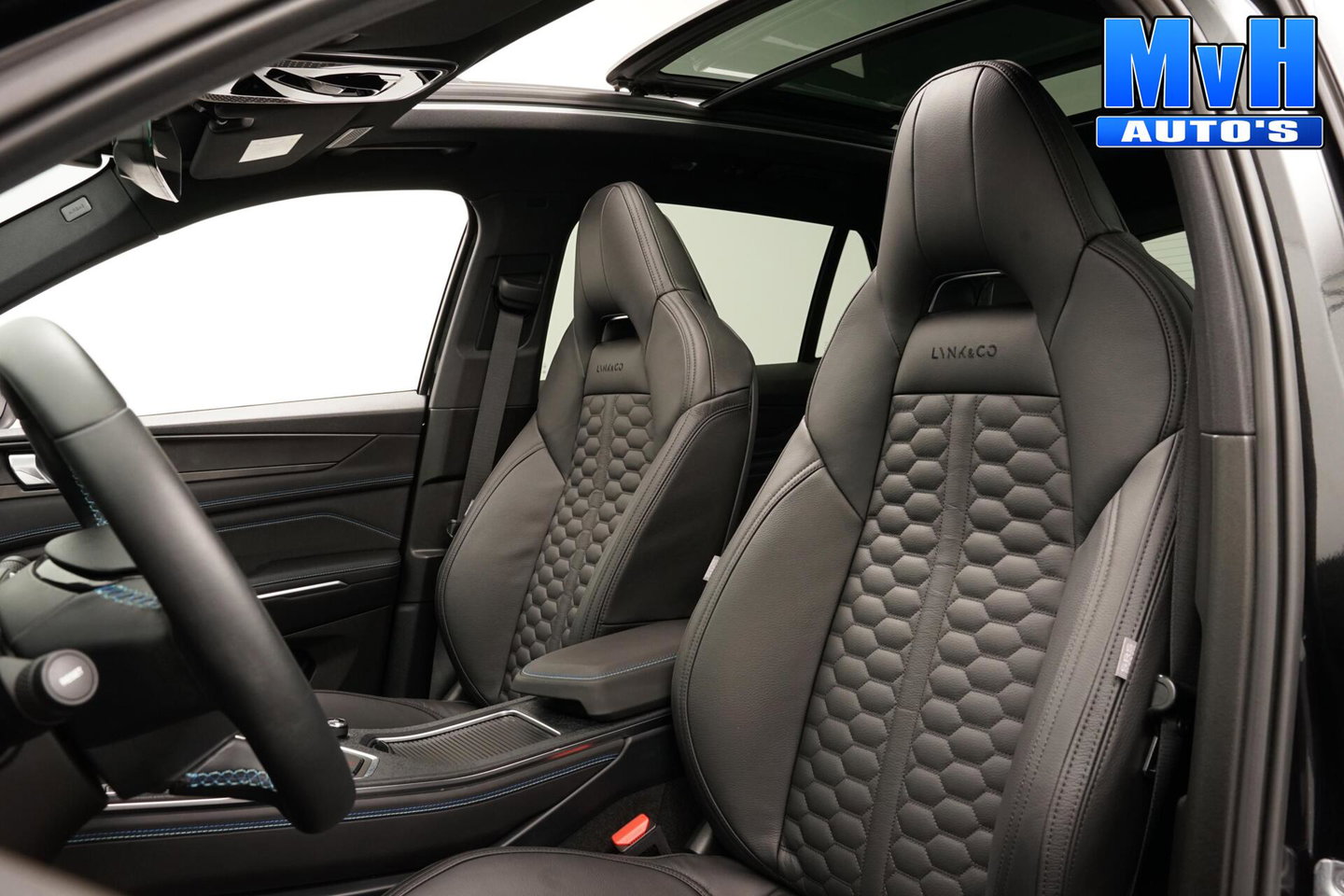 Lynk & Co 01 1.5 PHEV|FULL BLACK XL|ZWARTE.HEMEL|LEER|PANO