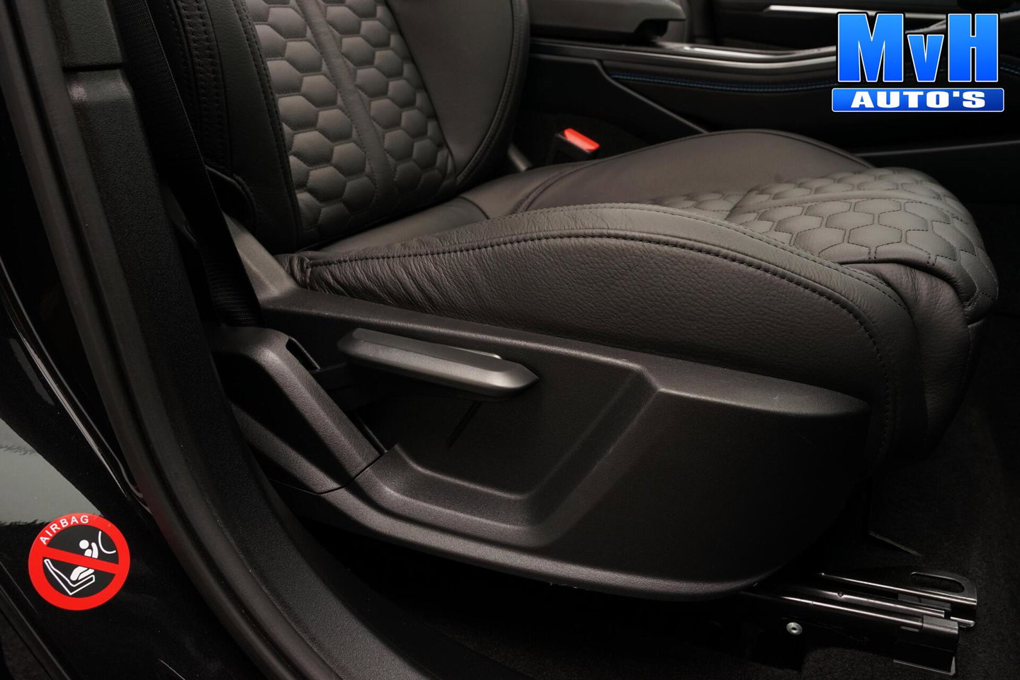 Lynk & Co 01 1.5 PHEV|FULL BLACK XL|ZWARTE.HEMEL|LEER|PANO
