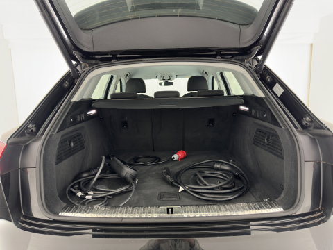 Audi e-tron 55 quattro edition 95 kWh [3-Fase-11kW] {SoH-95%} (INCL.BTW) *FULL-LED | HEATED-COMFORTSEATS | DIGI-COCKPIT | NAVI-FULLMAP | CAMERA | DAB+ | ECC | PDC | CRUISE | 20''ALU*