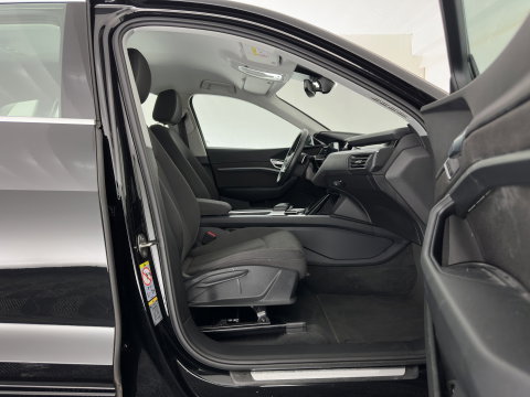 Audi e-tron 55 quattro edition 95 kWh [3-Fase-11kW] {SoH-95%} (INCL.BTW) *FULL-LED | HEATED-COMFORTSEATS | DIGI-COCKPIT | NAVI-FULLMAP | CAMERA | DAB+ | ECC | PDC | CRUISE | 20''ALU*