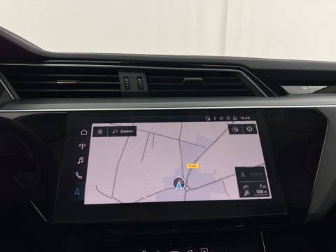 Audi e-tron 55 quattro edition 95 kWh [3-Fase-11kW] {SoH-95%} (INCL.BTW) *FULL-LED | HEATED-COMFORTSEATS | DIGI-COCKPIT | NAVI-FULLMAP | CAMERA | DAB+ | ECC | PDC | CRUISE | 20''ALU*