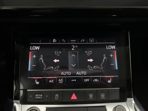 Audi e-tron 55 quattro edition 95 kWh [3-Fase-11kW] {SoH-95%} (INCL.BTW) *FULL-LED | HEATED-COMFORTSEATS | DIGI-COCKPIT | NAVI-FULLMAP | CAMERA | DAB+ | ECC | PDC | CRUISE | 20''ALU*