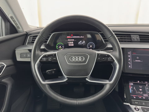 Audi e-tron 55 quattro edition 95 kWh [3-Fase-11kW] {SoH-95%} (INCL.BTW) *FULL-LED | HEATED-COMFORTSEATS | DIGI-COCKPIT | NAVI-FULLMAP | CAMERA | DAB+ | ECC | PDC | CRUISE | 20''ALU*
