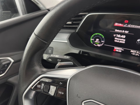 Audi e-tron 55 quattro edition 95 kWh [3-Fase-11kW] {SoH-95%} (INCL.BTW) *FULL-LED | HEATED-COMFORTSEATS | DIGI-COCKPIT | NAVI-FULLMAP | CAMERA | DAB+ | ECC | PDC | CRUISE | 20''ALU*