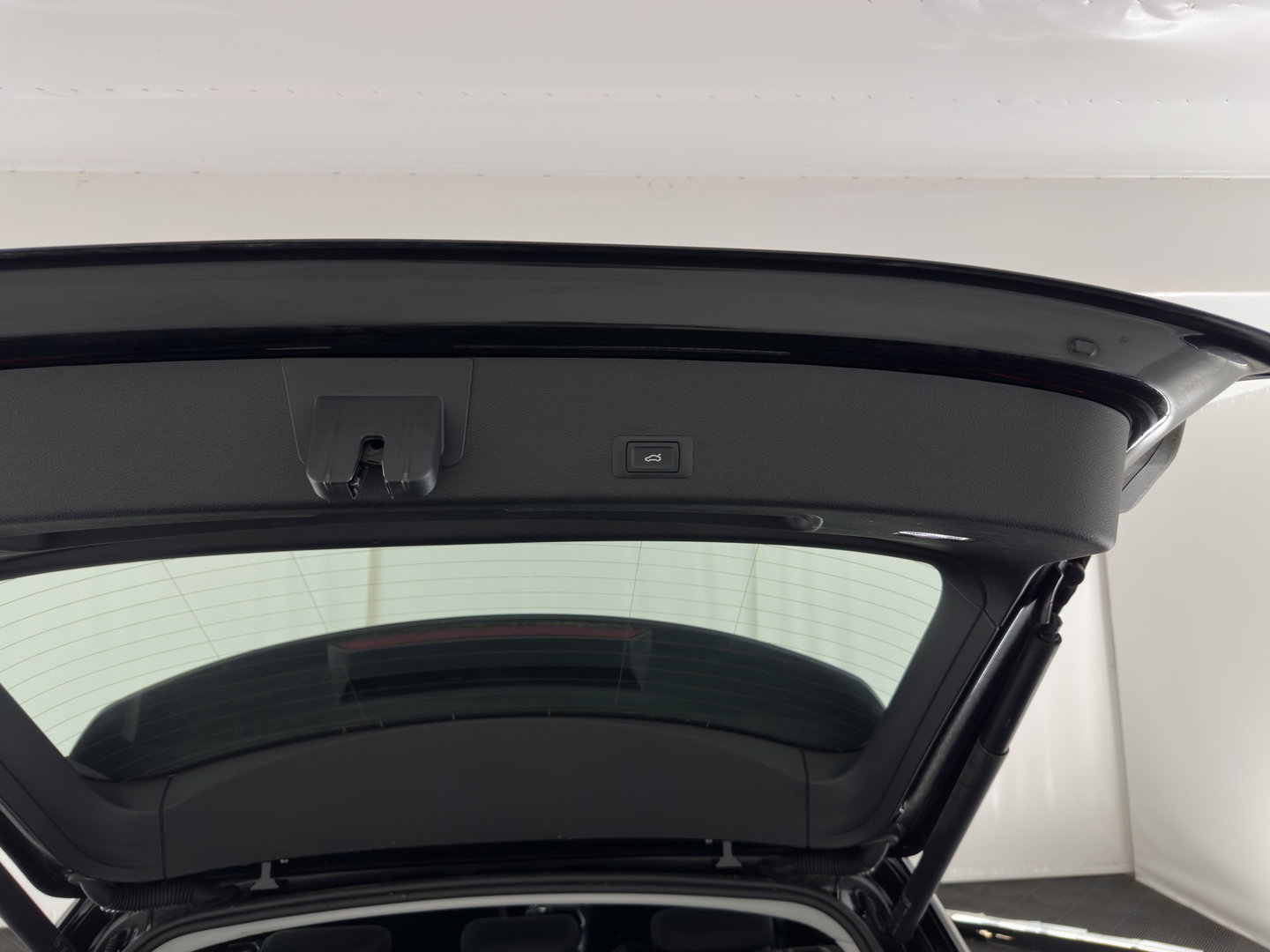 Audi e-tron 55 quattro edition 95 kWh [3-Fase-11kW] {SoH-95%} (INCL.BTW) *FULL-LED | HEATED-COMFORTSEATS | DIGI-COCKPIT | NAVI-FULLMAP | CAMERA | DAB+ | ECC | PDC | CRUISE | 20''ALU*