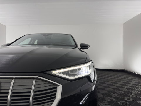 Audi e-tron 55 quattro edition 95 kWh [3-Fase-11kW] {SoH-95%} (INCL.BTW) *FULL-LED | HEATED-COMFORTSEATS | DIGI-COCKPIT | NAVI-FULLMAP | CAMERA | DAB+ | ECC | PDC | CRUISE | 20''ALU*