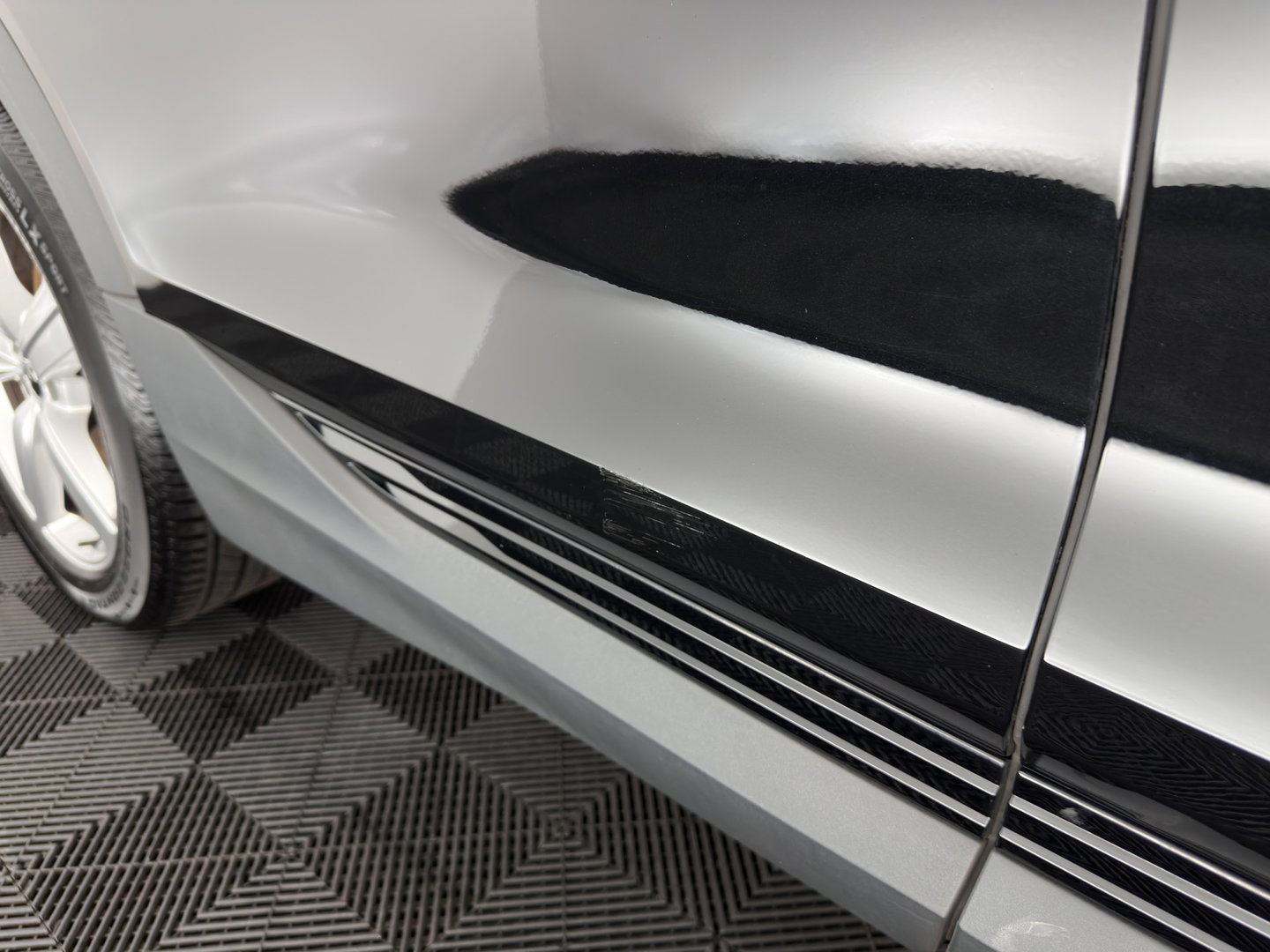 Audi e-tron 55 quattro edition 95 kWh [3-Fase-11kW] {SoH-95%} (INCL.BTW) *FULL-LED | HEATED-COMFORTSEATS | DIGI-COCKPIT | NAVI-FULLMAP | CAMERA | DAB+ | ECC | PDC | CRUISE | 20''ALU*