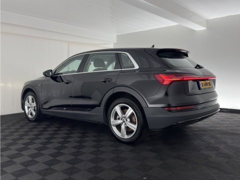 Audi e-tron 55 quattro edition 95 kWh [3-Fase-11kW] {SoH-95%} (INCL.BTW) *FULL-LED | HEATED-COMFORTSEATS | DIGI-COCKPIT | NAVI-FULLMAP | CAMERA | DAB+ | ECC | PDC | CRUISE | 20''ALU*