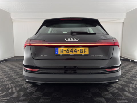 Audi e-tron 55 quattro edition 95 kWh [3-Fase-11kW] {SoH-95%} (INCL.BTW) *FULL-LED | HEATED-COMFORTSEATS | DIGI-COCKPIT | NAVI-FULLMAP | CAMERA | DAB+ | ECC | PDC | CRUISE | 20''ALU*