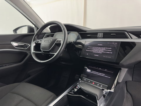 Audi e-tron 55 quattro edition 95 kWh [3-Fase-11kW] {SoH-95%} (INCL.BTW) *FULL-LED | HEATED-COMFORTSEATS | DIGI-COCKPIT | NAVI-FULLMAP | CAMERA | DAB+ | ECC | PDC | CRUISE | 20''ALU*