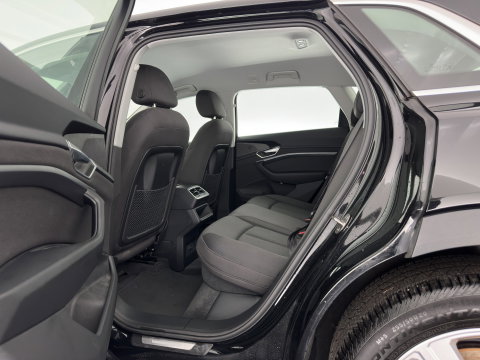 Audi e-tron 55 quattro edition 95 kWh [3-Fase-11kW] {SoH-95%} (INCL.BTW) *FULL-LED | HEATED-COMFORTSEATS | DIGI-COCKPIT | NAVI-FULLMAP | CAMERA | DAB+ | ECC | PDC | CRUISE | 20''ALU*