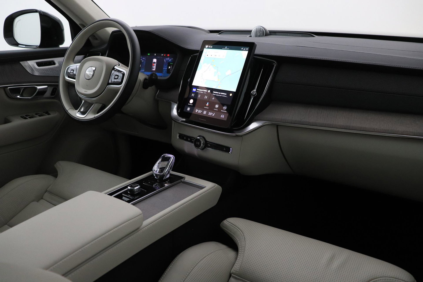 Volvo XC90 T8 Ultra Dark | Bowers&Wilkins | Stoelventilatie | Trekhaak | Panoramadak | 360° Camera | Massage | Head-Up | ACC