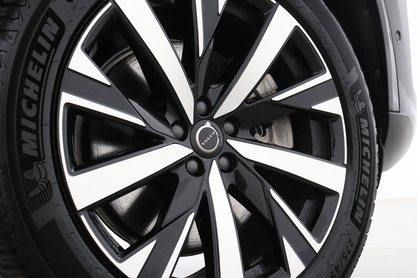 Volvo XC90 T8 Ultra Dark | Bowers&Wilkins | Stoelventilatie | Trekhaak | Panoramadak | 360° Camera | Massage | Head-Up | ACC