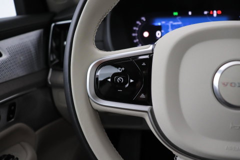 Volvo XC90 T8 Ultra Dark | Bowers&Wilkins | Stoelventilatie | Trekhaak | Panoramadak | 360° Camera | Massage | Head-Up | ACC
