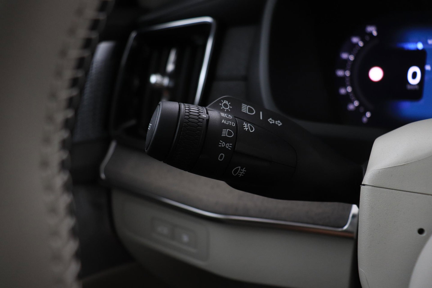 Volvo XC90 T8 Ultra Dark | Bowers&Wilkins | Stoelventilatie | Trekhaak | Panoramadak | 360° Camera | Massage | Head-Up | ACC