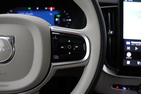 Volvo XC90 T8 Ultra Dark | Bowers&Wilkins | Stoelventilatie | Trekhaak | Panoramadak | 360° Camera | Massage | Head-Up | ACC